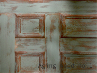 エイジング塗装の木の扉のサンプルの写真